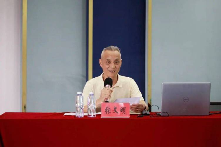 京嵘科技创始人,董事长张文明先生受邀为经济条线,"小老虎